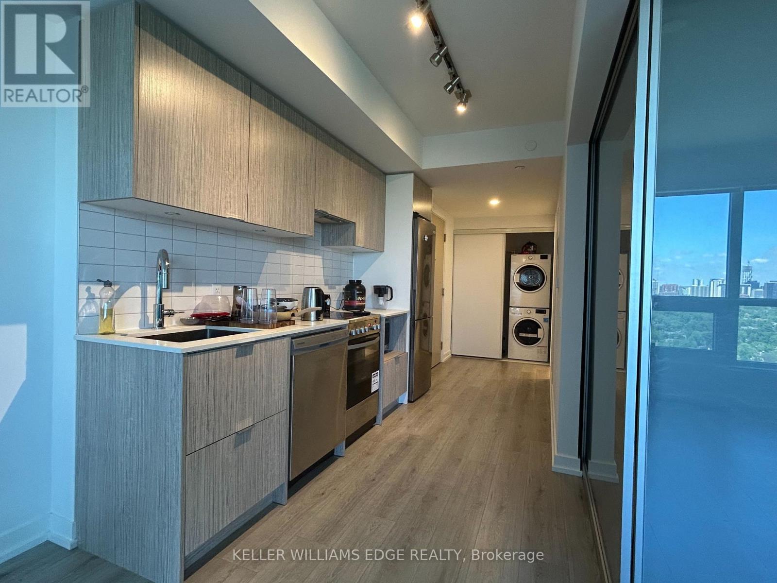 #2407 395 BLOOR STREET E - 7