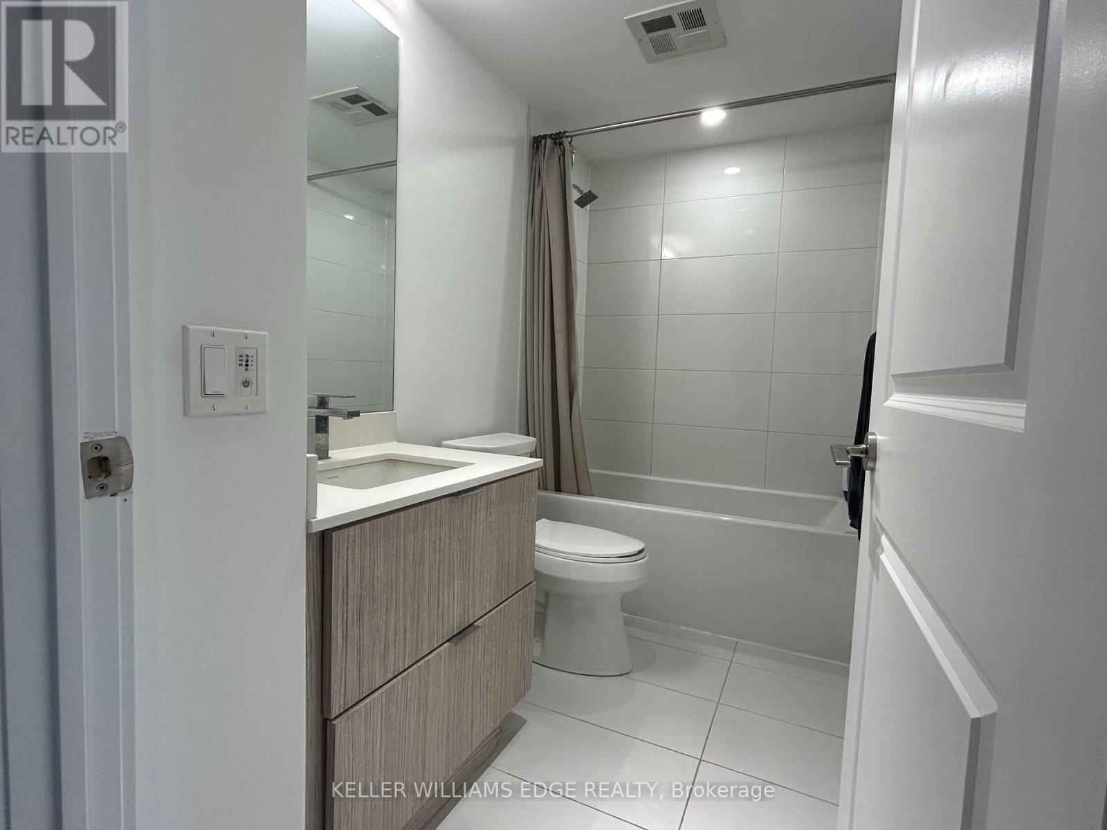 #2407 395 BLOOR STREET E - 5