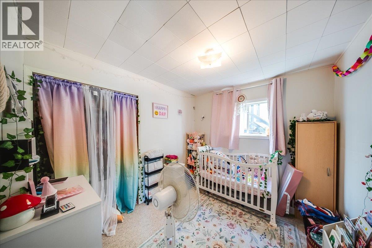 1555 McQuarrie Street - 32