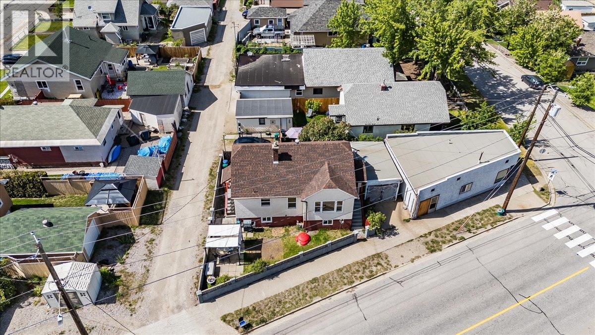 1555 McQuarrie Street - 40