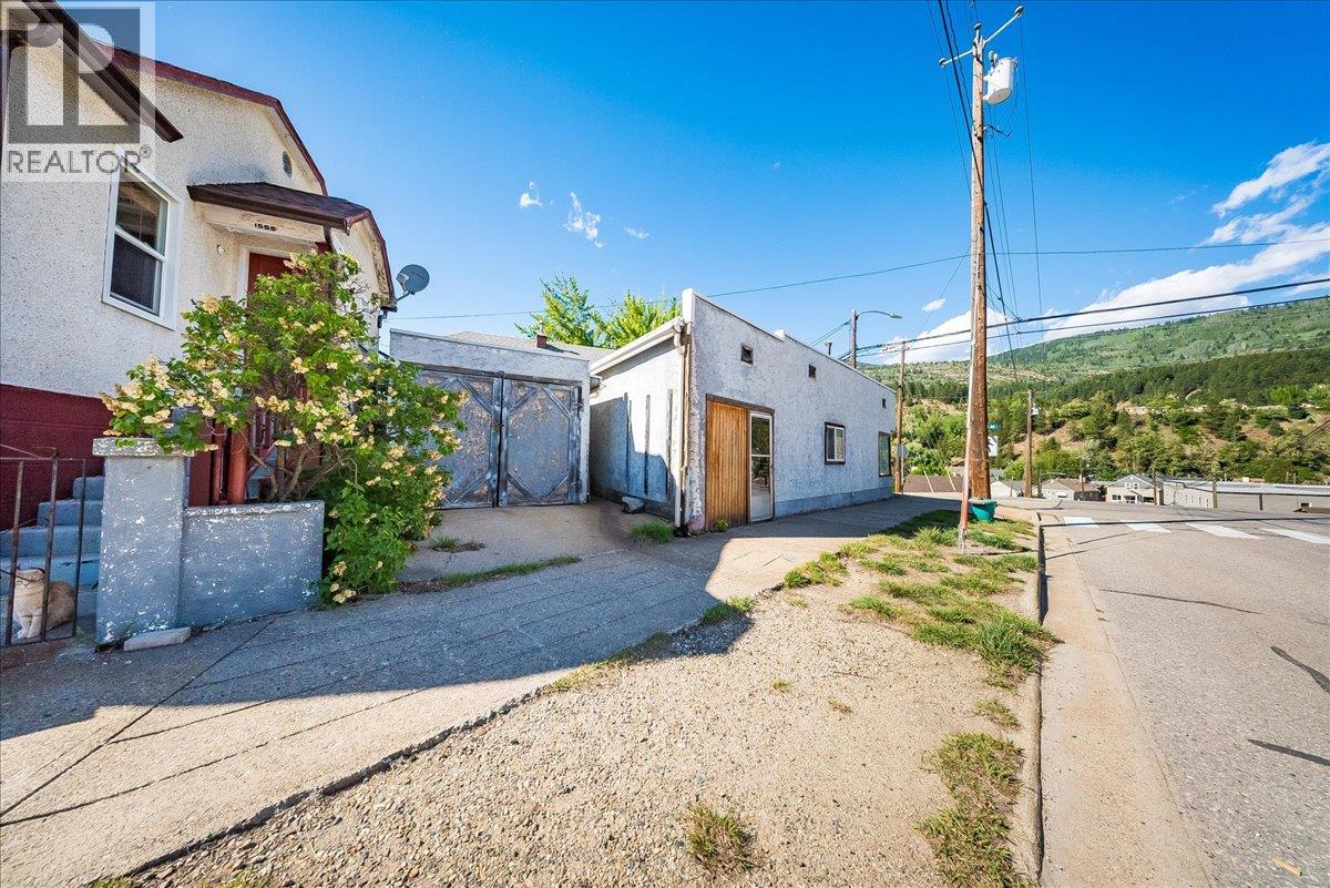 1555 McQuarrie Street - 50