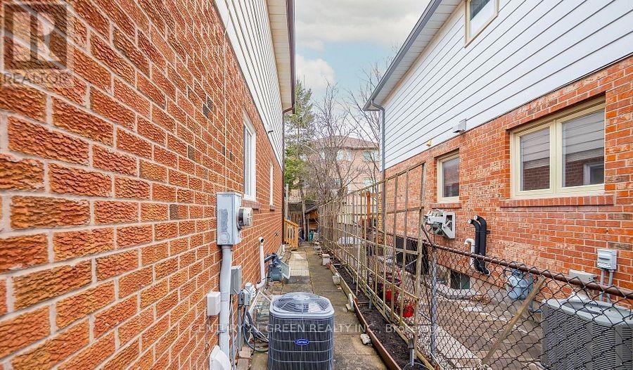 338 HILLSIDE DRIVE - 44