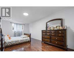 Bedroom 3 - 338 Hillside Drive, Mississauga, ON L5M2L7 Photo 6