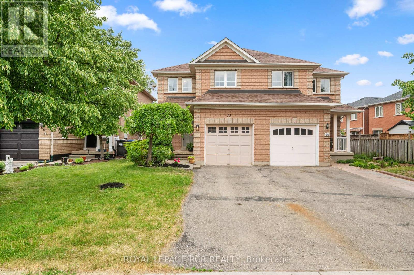 13 Twin Pines Crescent