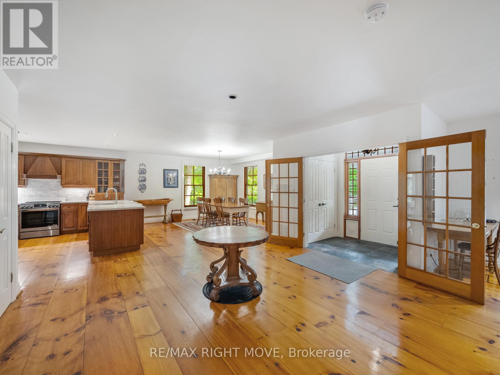 7135 POND STREET - 13