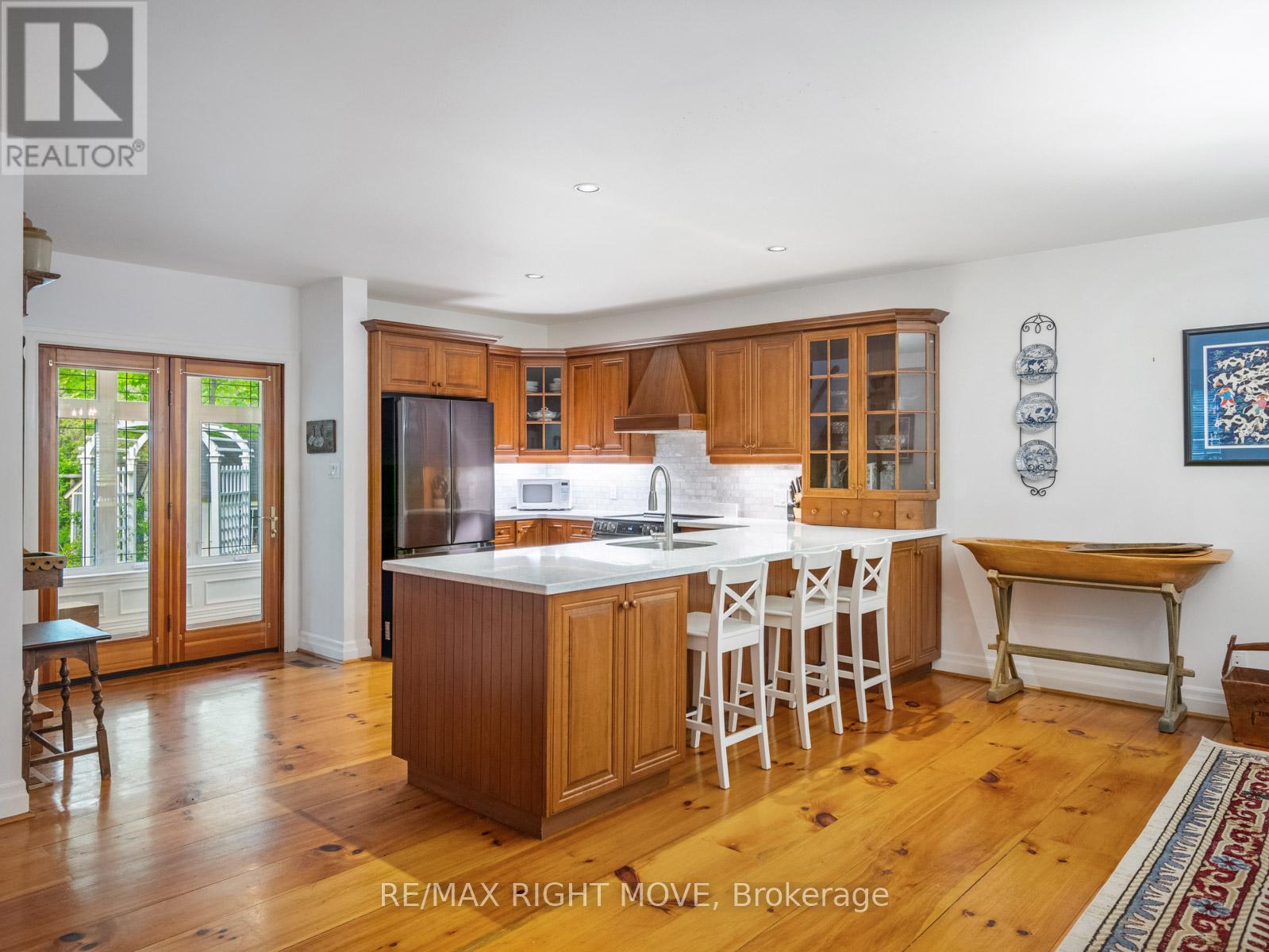 7135 POND STREET - 16