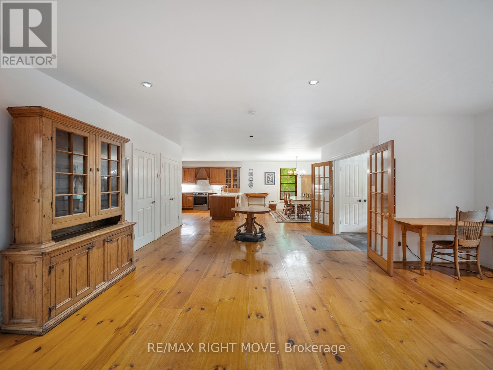 7135 POND STREET - 18
