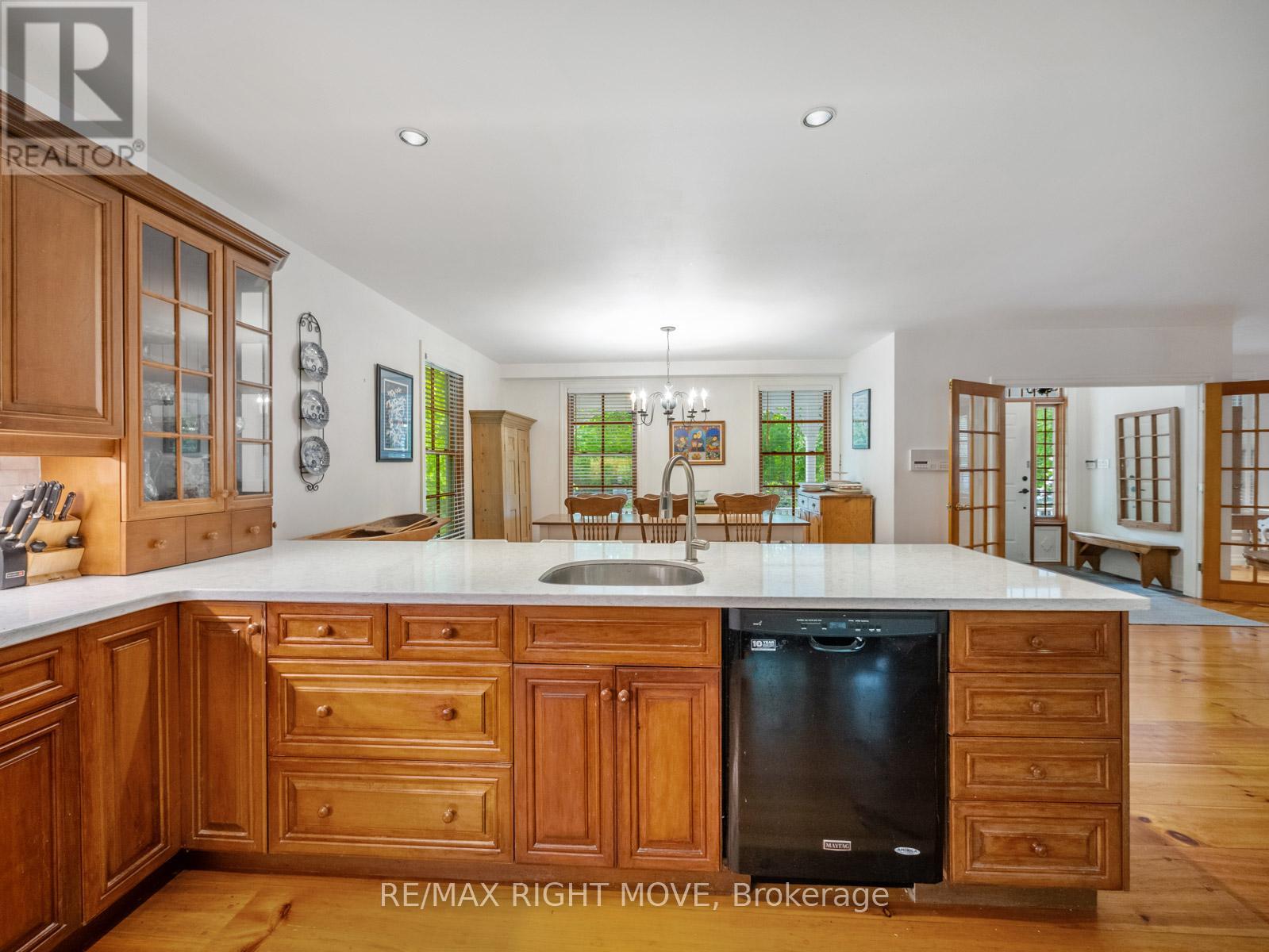 7135 POND STREET - 20