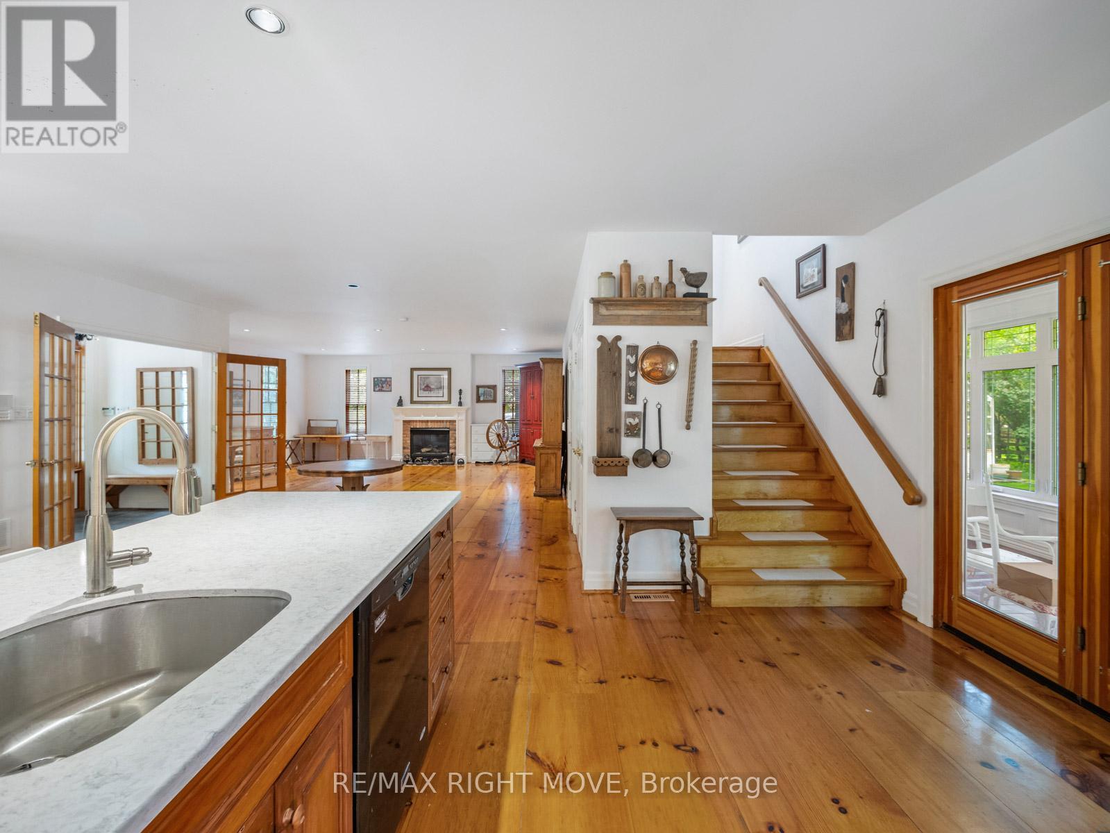 7135 POND STREET - 21