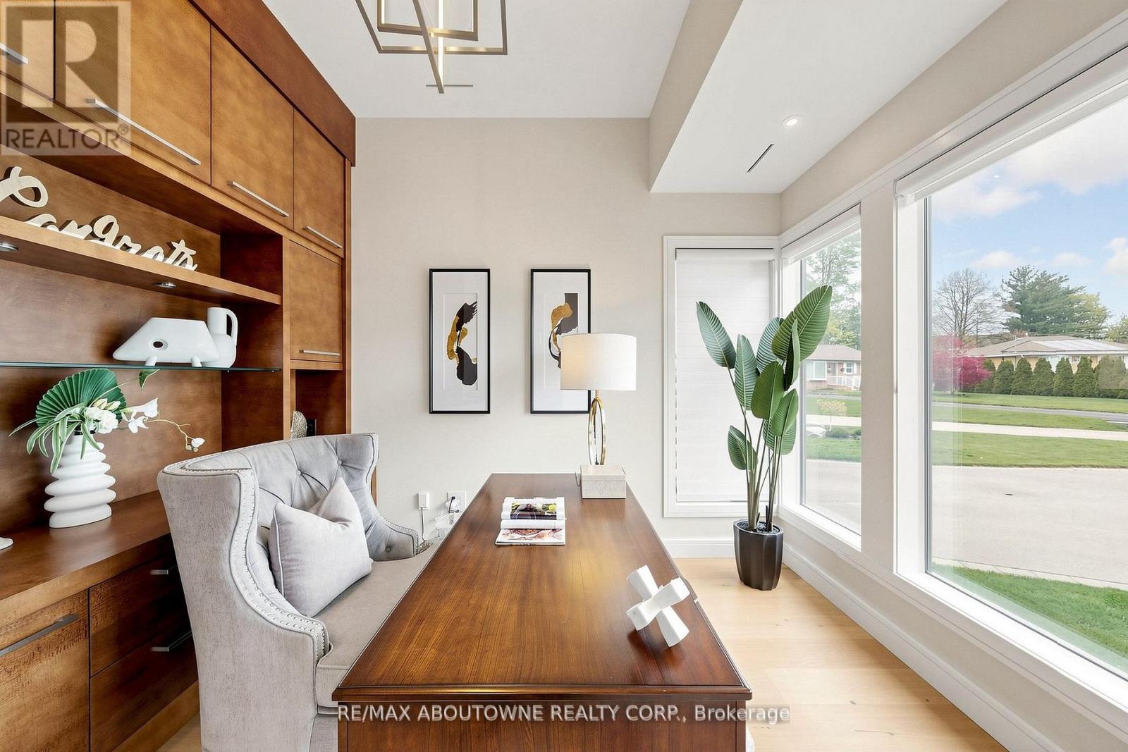 1364 ACTON CRESCENT - 16