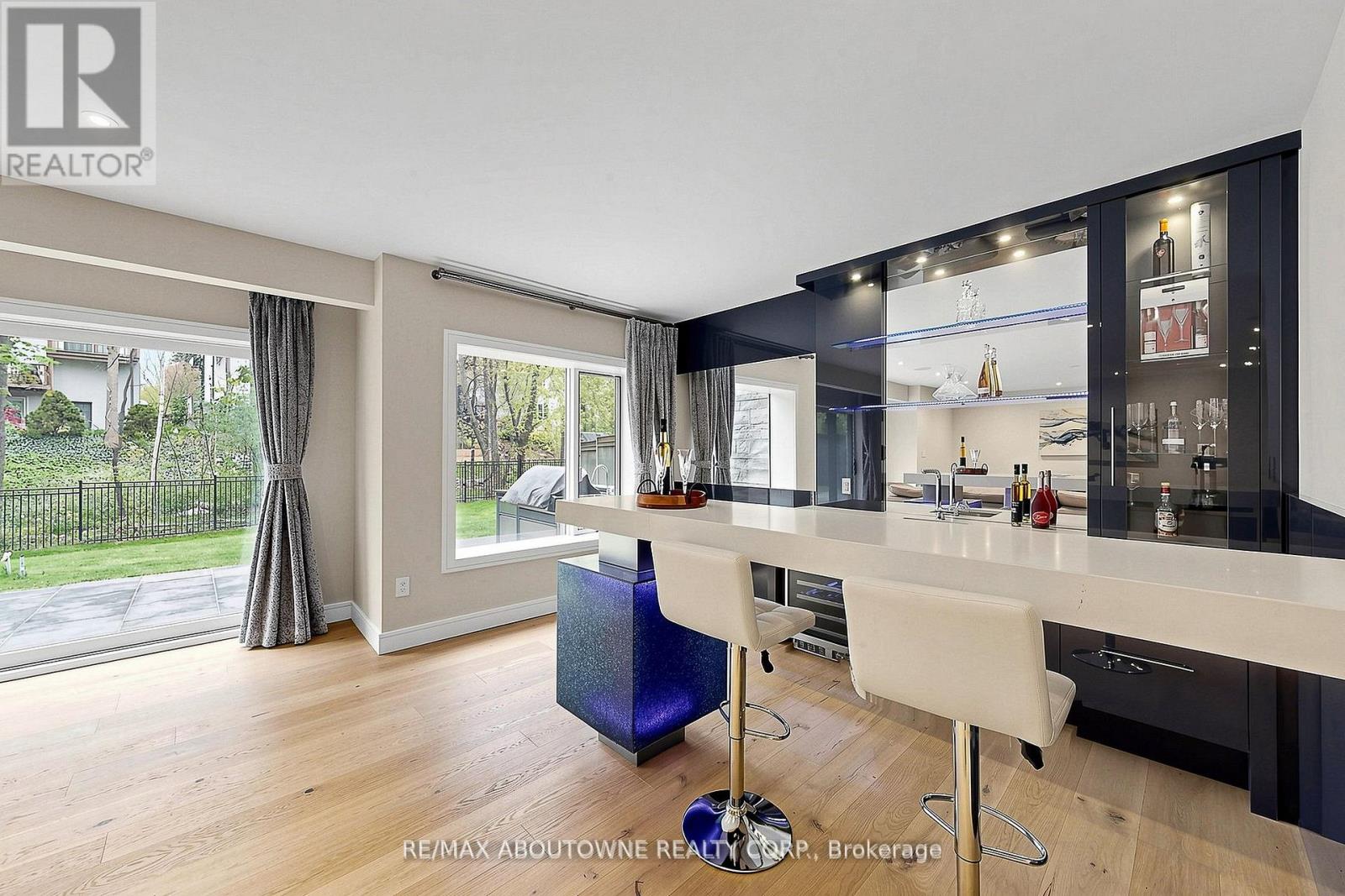 1364 ACTON CRESCENT - 24