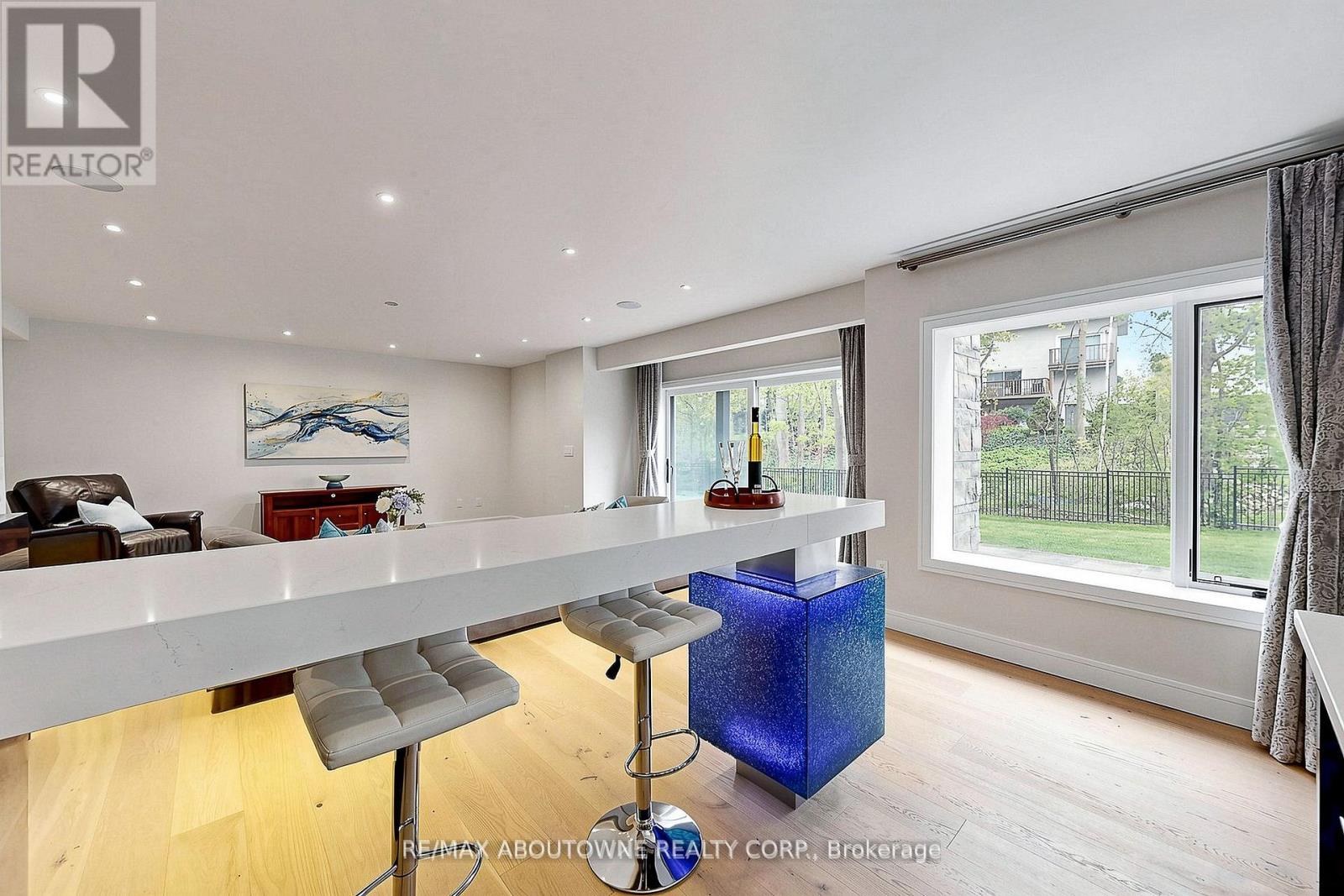 1364 ACTON CRESCENT - 25