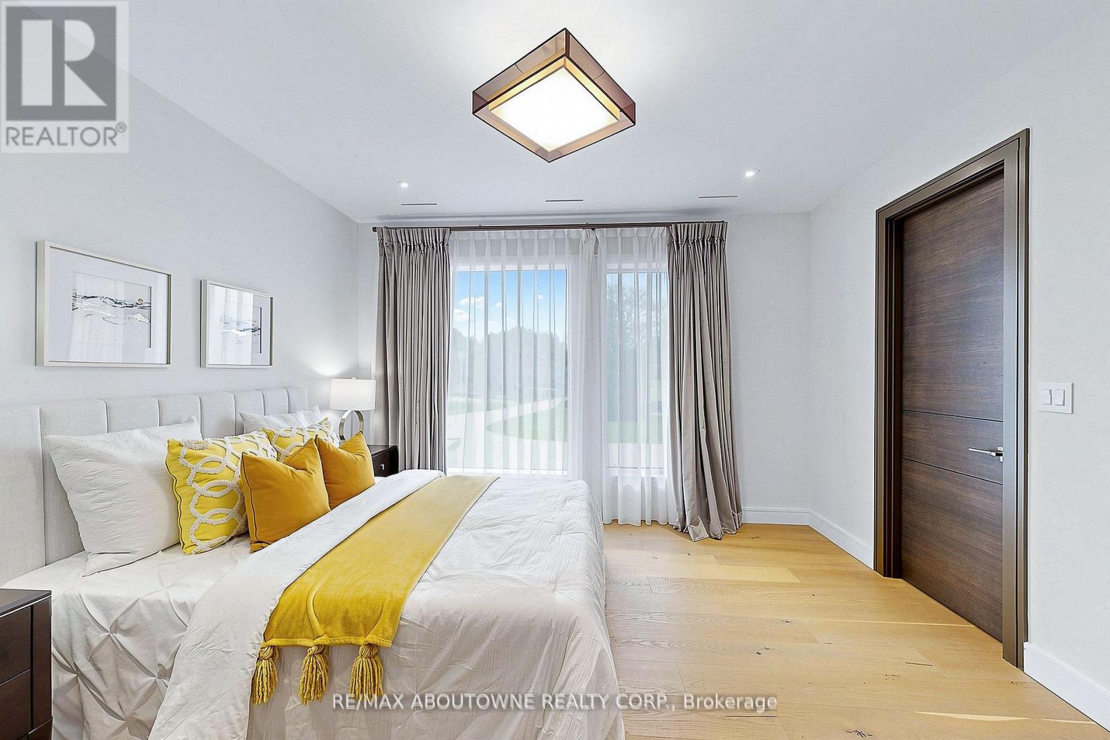 1364 ACTON CRESCENT - 28