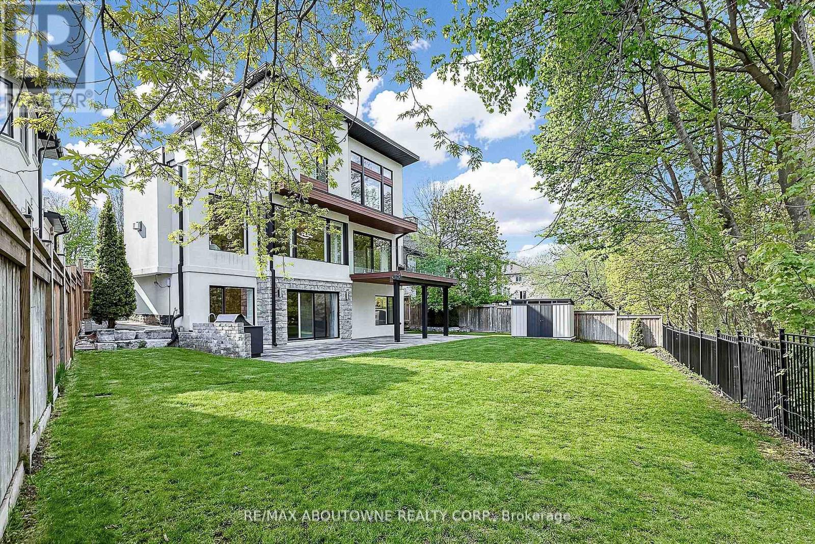 1364 ACTON CRESCENT - 38
