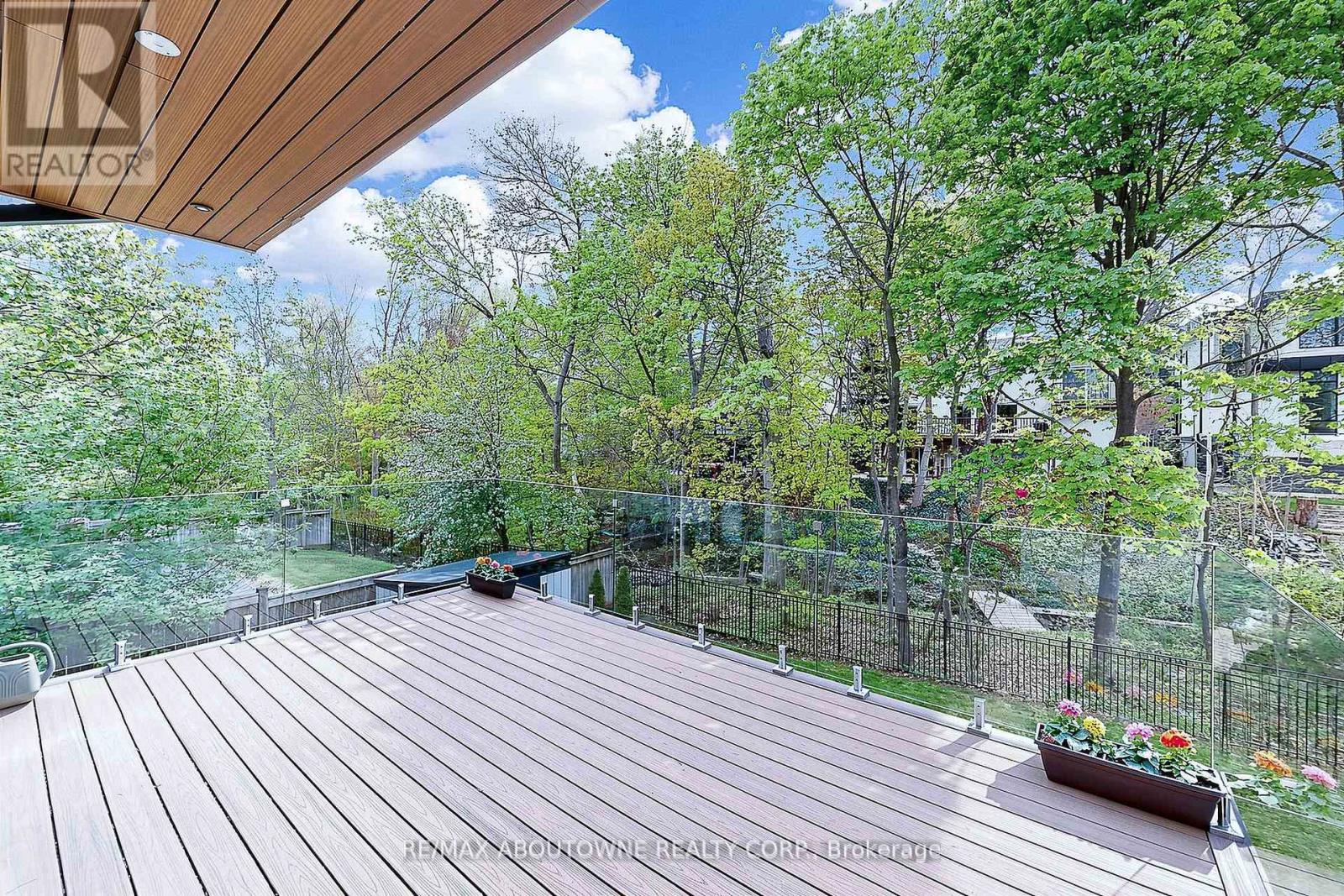 1364 ACTON CRESCENT - 6