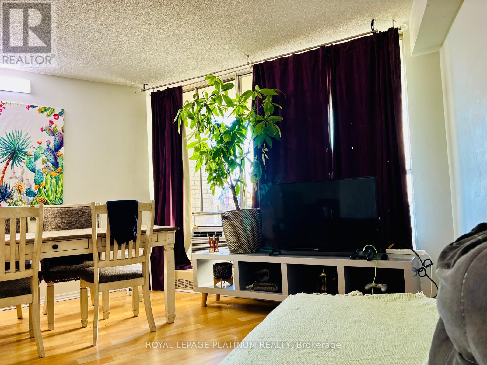 #408 330 DIXON ROAD - 14
