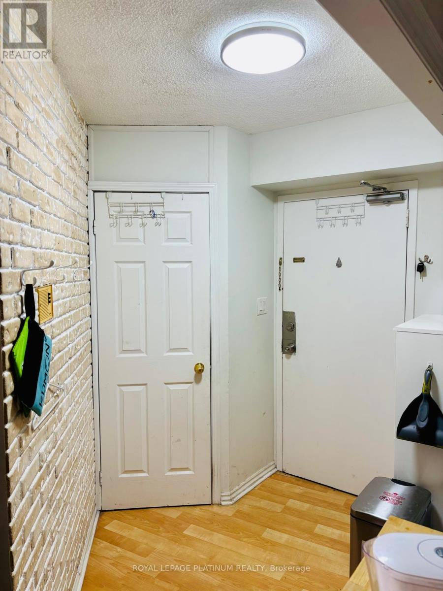 #408 330 DIXON ROAD - 19