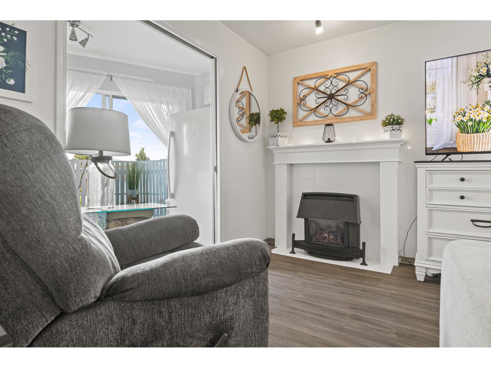 206 46351 YALE ROAD, Chilliwack Proper East