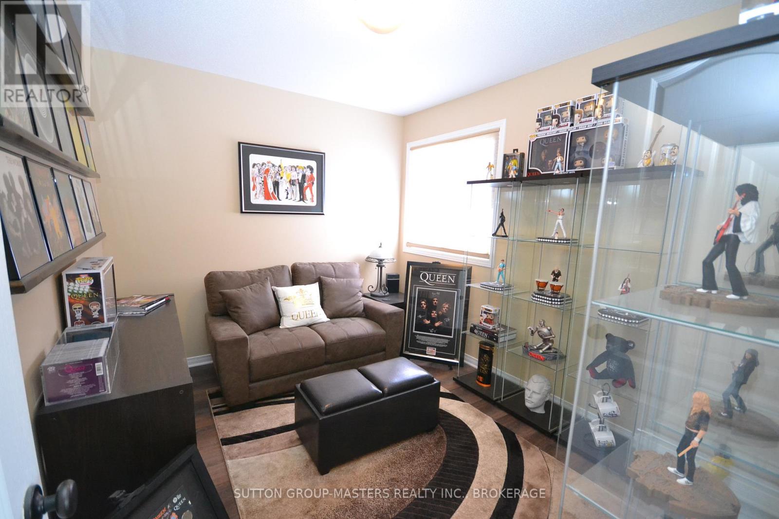737 MARGARET WAY - 23