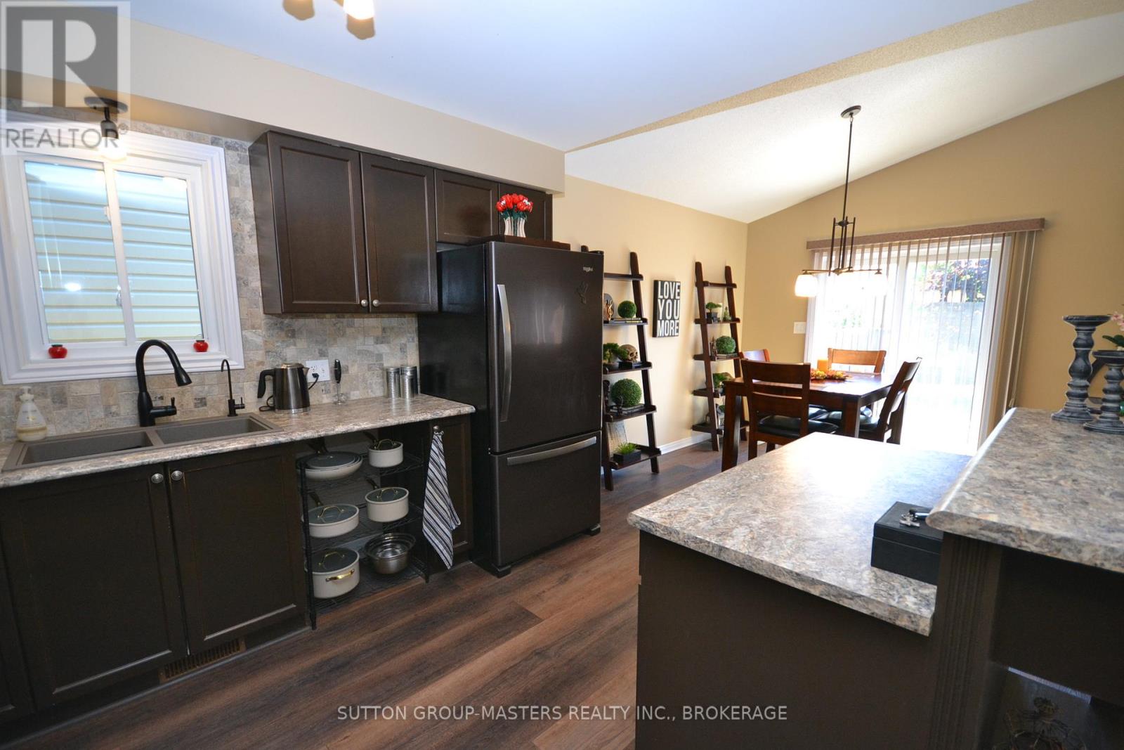 737 MARGARET WAY - 8