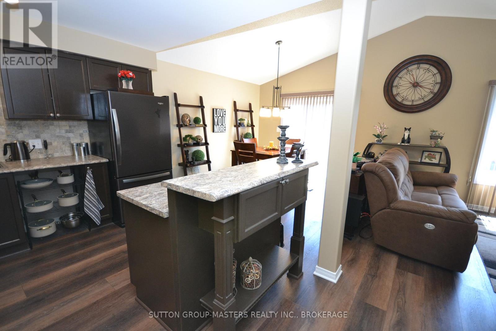 737 MARGARET WAY - 9