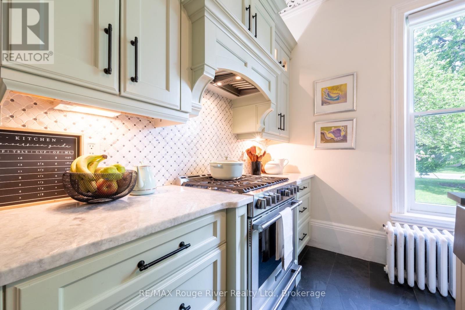 181 ONTARIO STREET - 16