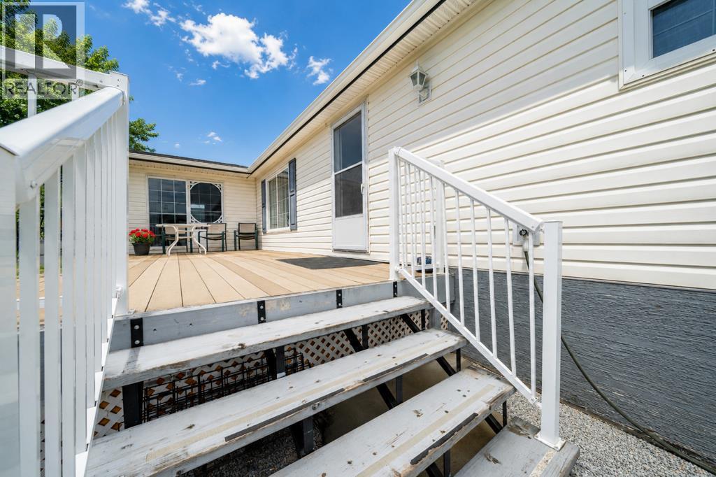 217 4 Street NW - photo 5