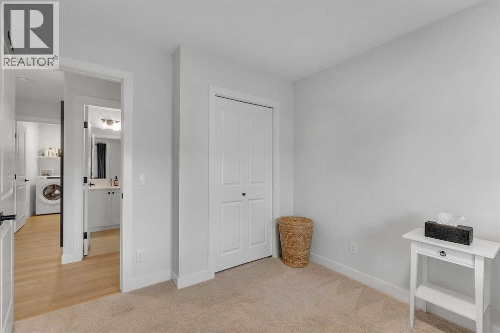 121 Amblehurst Green NW — photo 34
