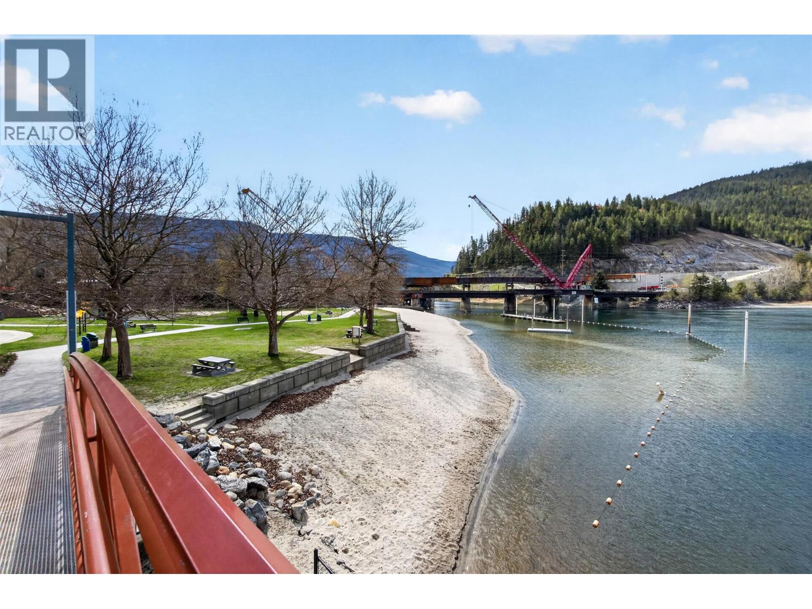  1383 SilverSands Road, Sicamous
