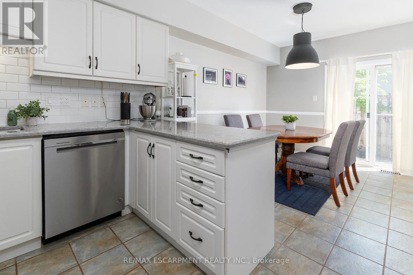 41 VALRIDGE DRIVE - 9