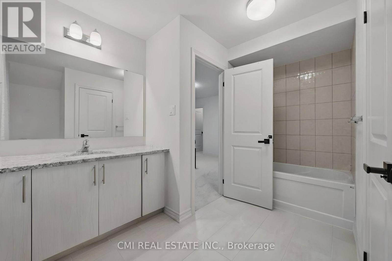 1025 TRAILSVIEW AVE AVENUE - 40