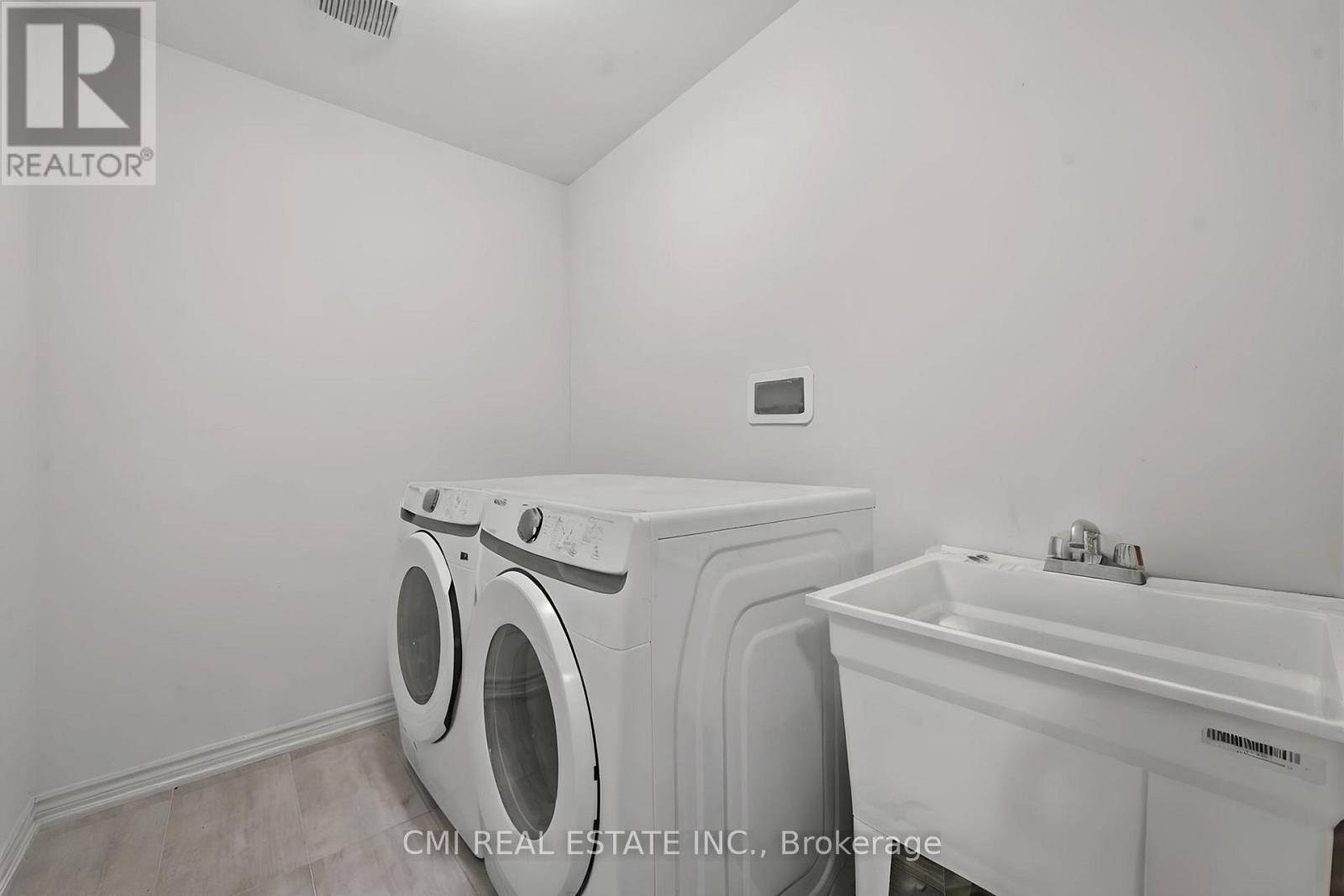 1025 TRAILSVIEW AVE AVENUE - 41