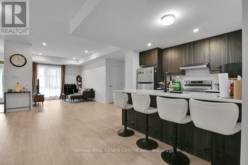 3 Bed, 2 Bath House for Sale in Ottawa – 216 PARNIAN PVT PRIVATE, Ottawa – MLS# X13414920 - Image 7