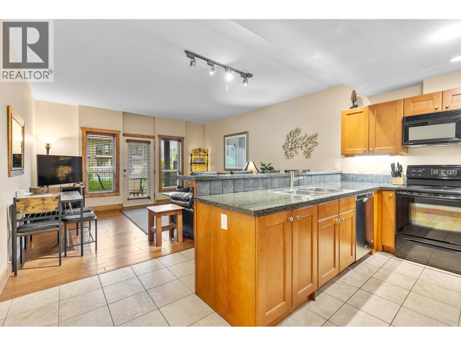 #122 5401 Lakeshore Drive - 17