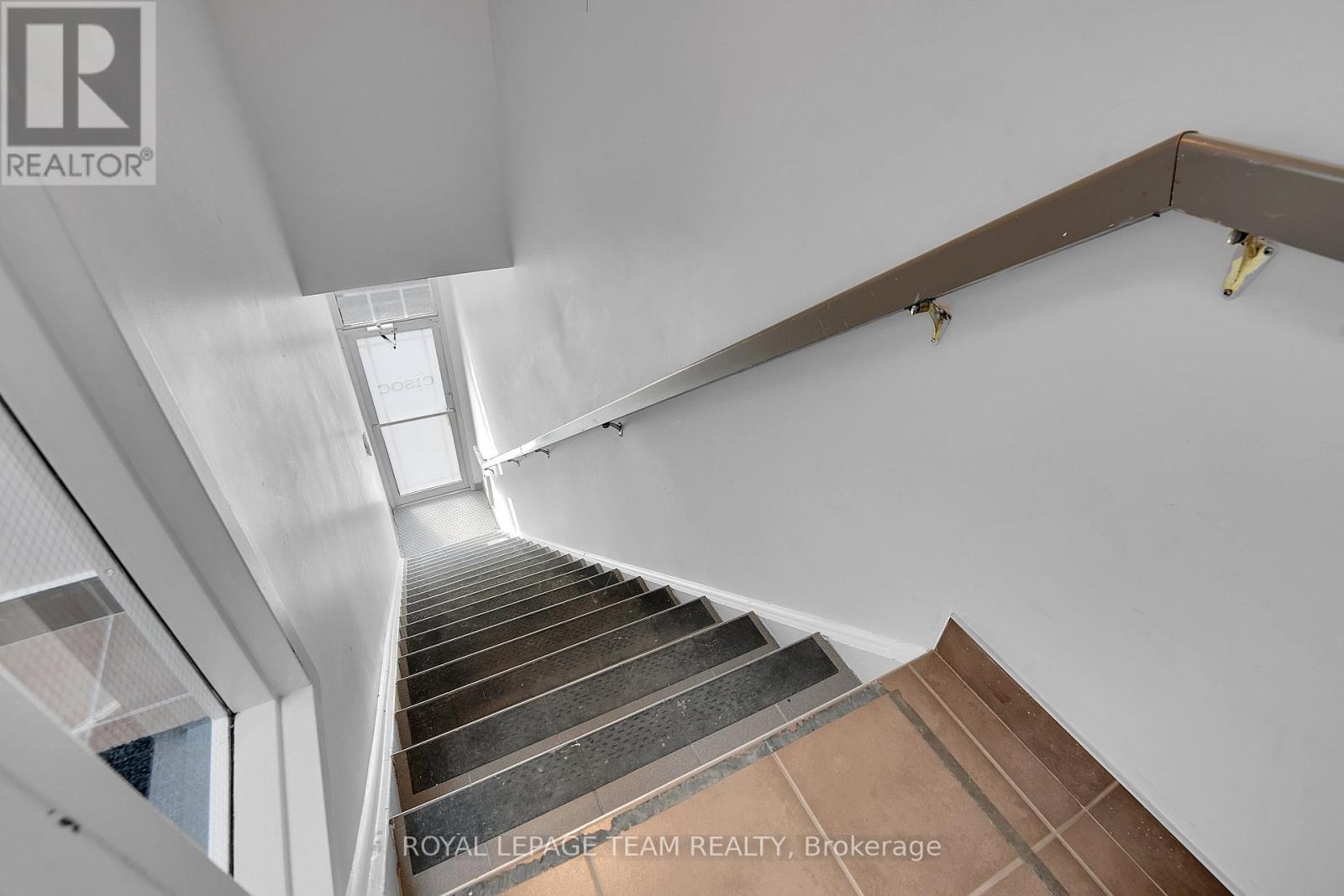 Office for Rent in Ottawa – 901 SOMERSET STREET, Ottawa – MLS# X13415068 - Image 28