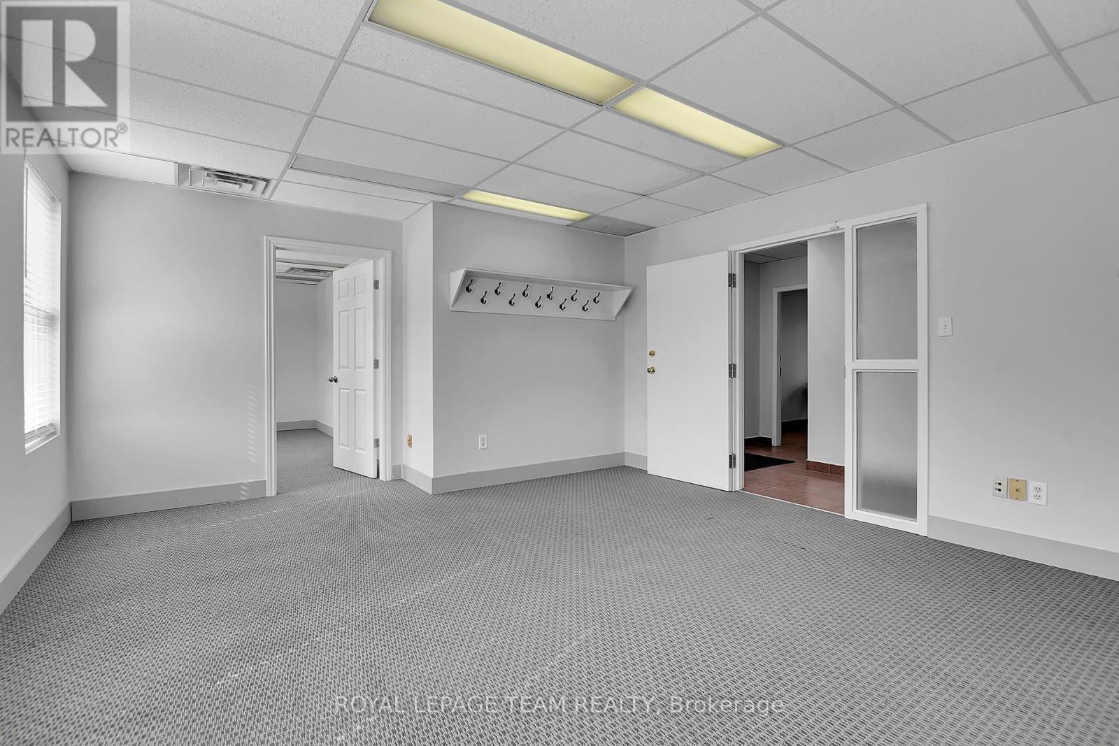 Office for Rent in Ottawa – 901 SOMERSET STREET, Ottawa – MLS# X13415068 - Image 16