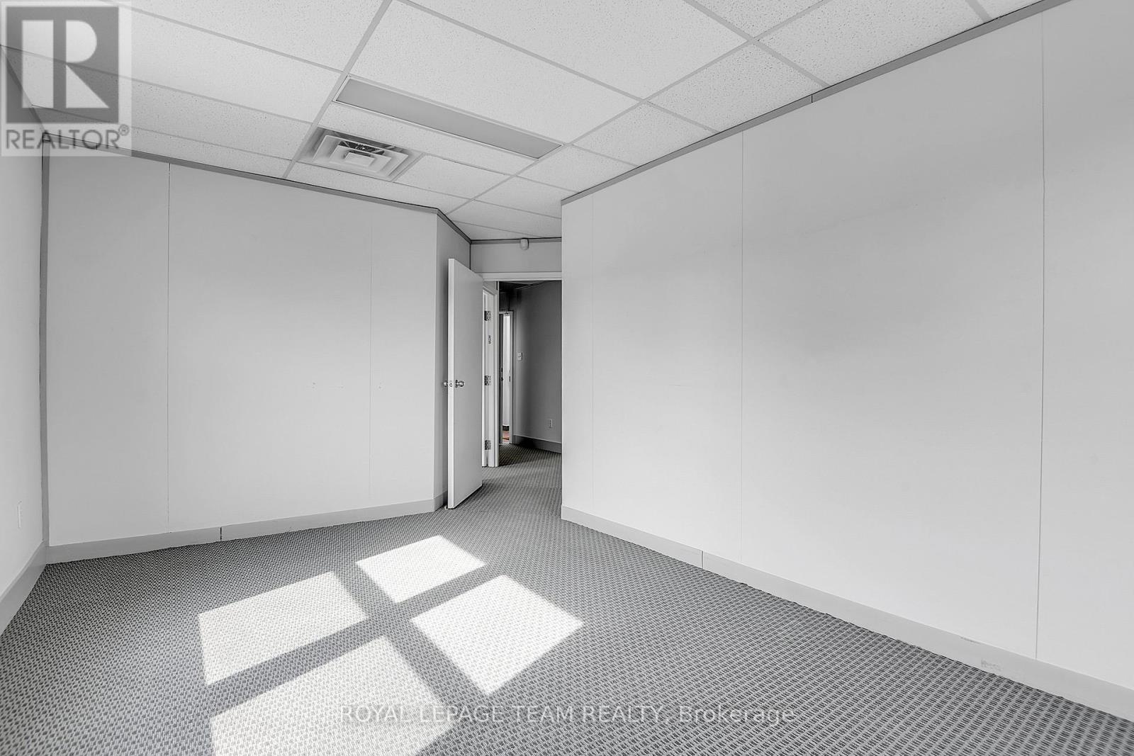 Office for Rent in Ottawa – 901 SOMERSET STREET, Ottawa – MLS# X13415068 - Image 35