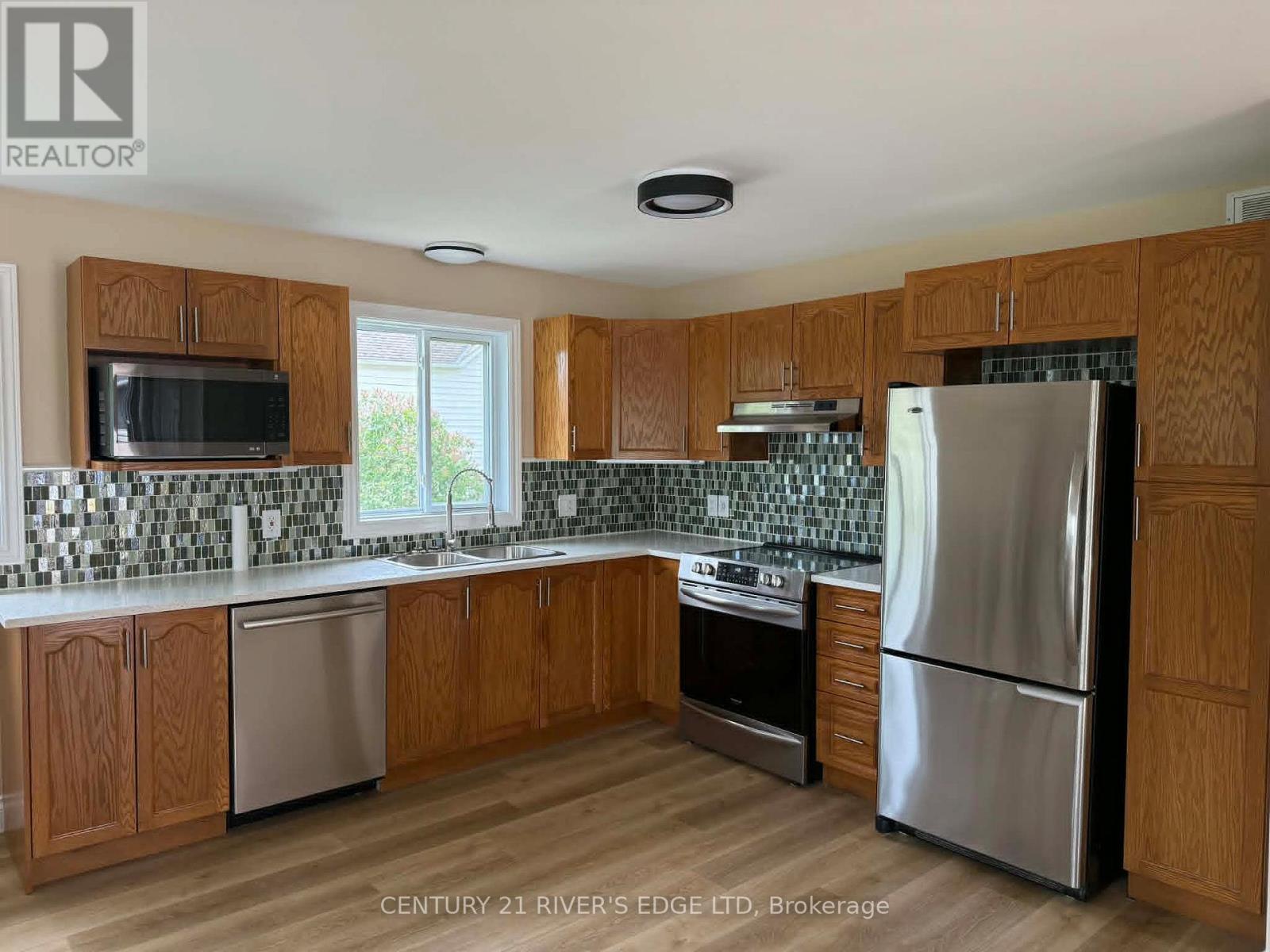 72 ST LAWRENCE STREET - 8