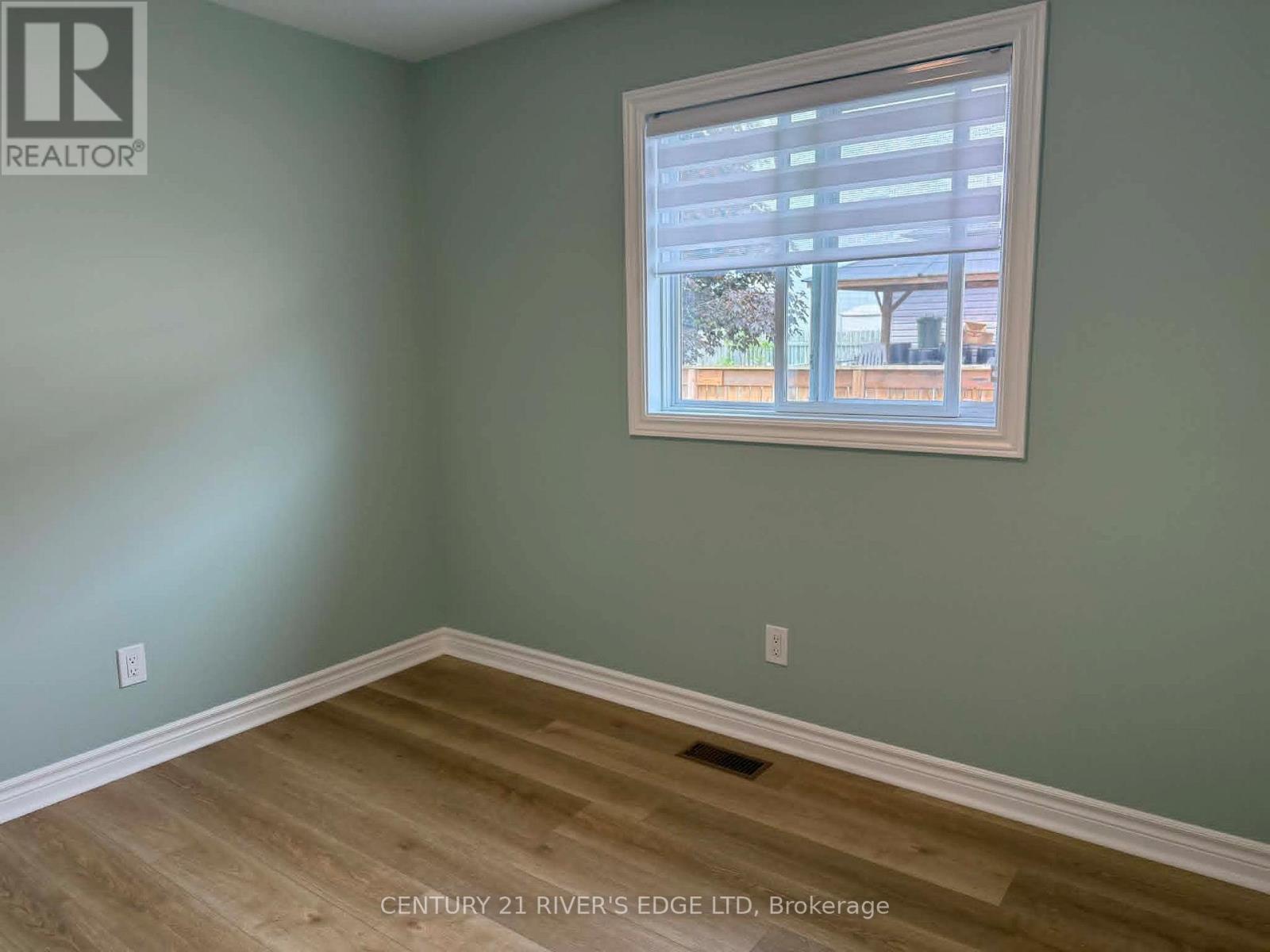 72 ST LAWRENCE STREET - 11