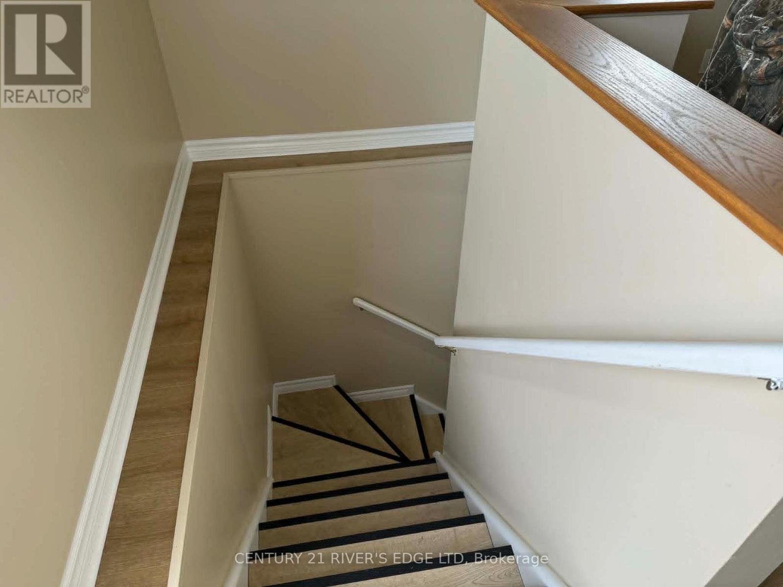 72 ST LAWRENCE STREET - 16