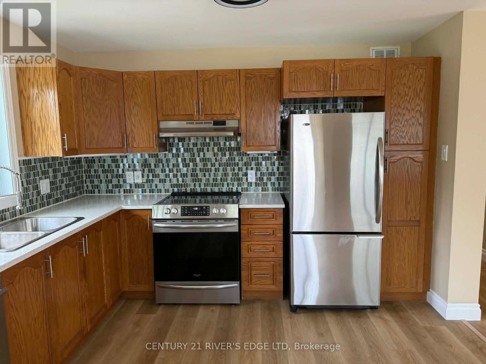 72 ST LAWRENCE STREET - 7