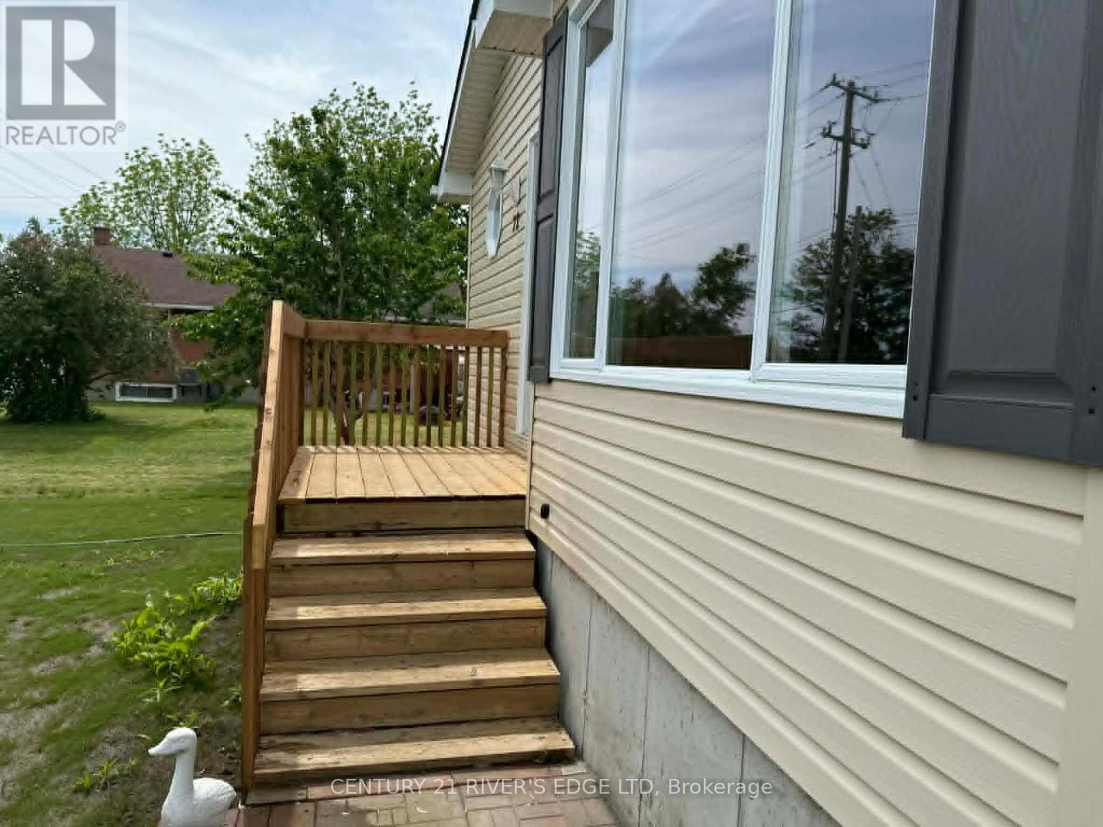 72 ST LAWRENCE STREET - 6