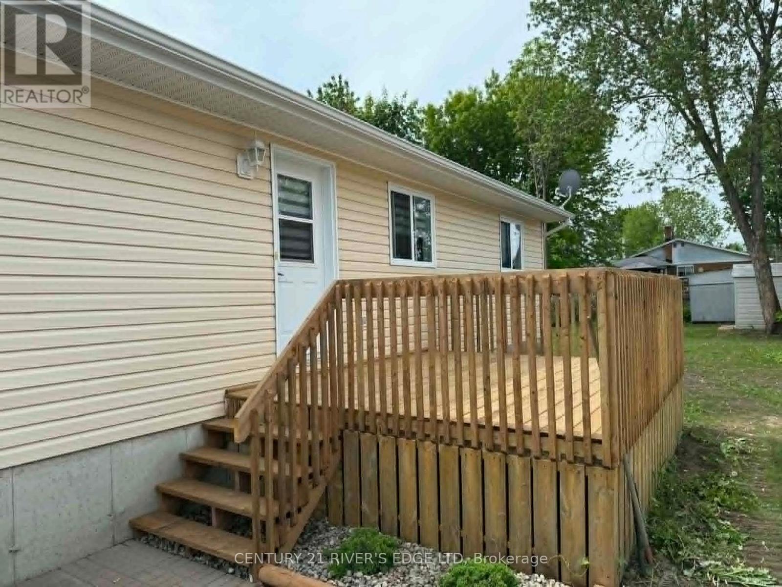 72 ST LAWRENCE STREET - 4