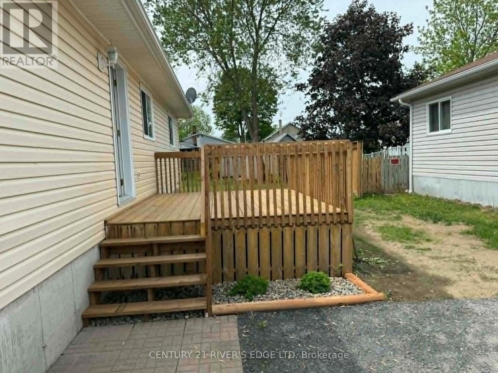 72 ST LAWRENCE STREET - 5