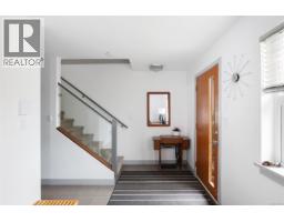 Living room - 4 1137 Meares St, Victoria, BC V8V3J9 Photo 7