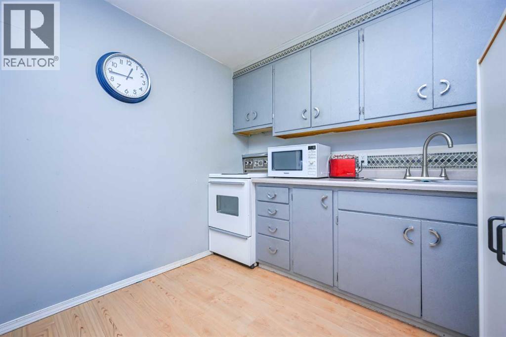 10112 104 Avenue SW — photo 14