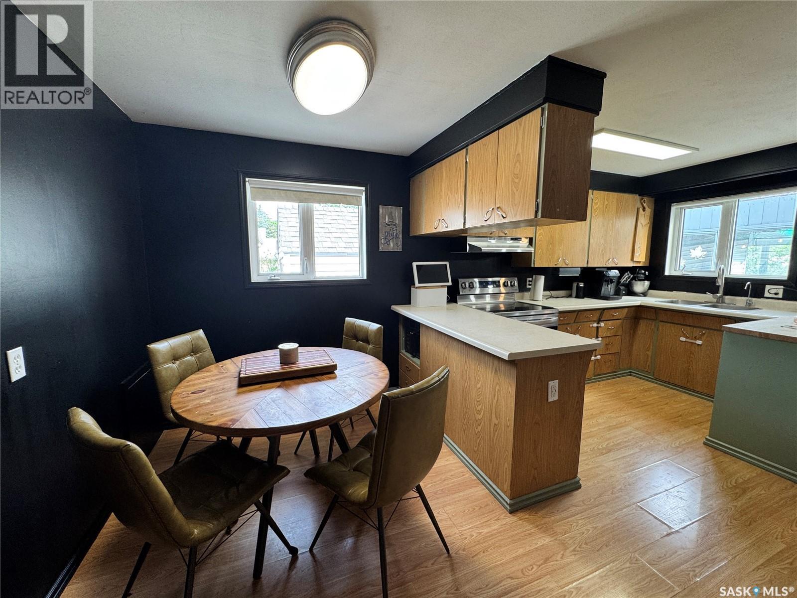308 7th AVENUE W - photo 4