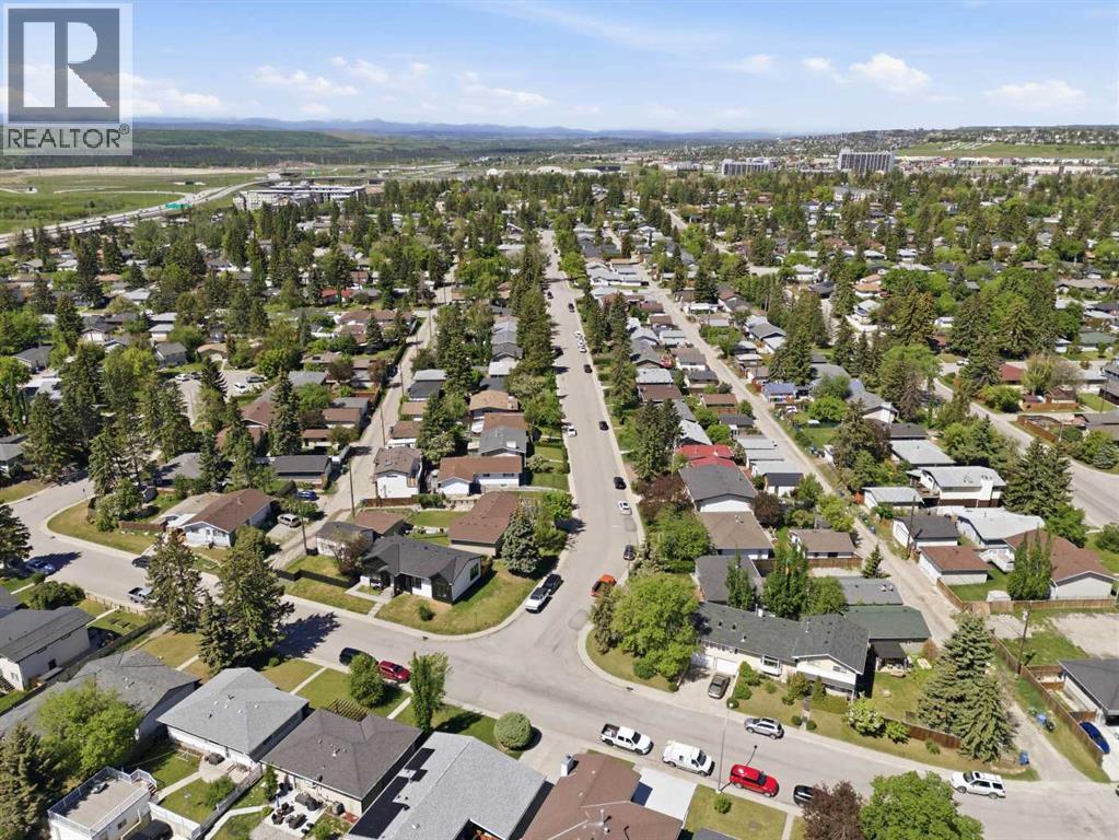 27 Glacier Drive SW — photo 48