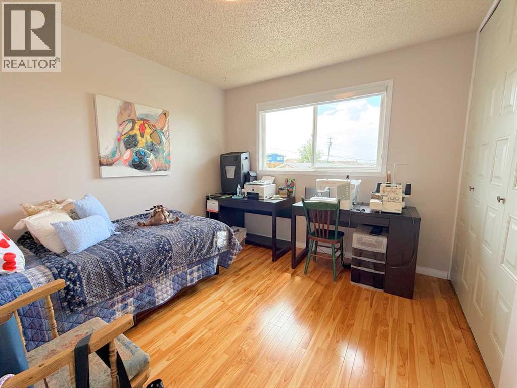 5301 Birch Crescent — photo 18