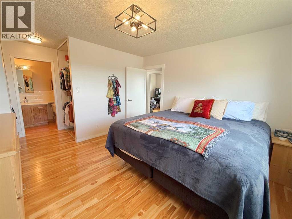 5301 Birch Crescent — photo 15